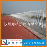 张家港学校围墙护栏 学校围墙栏杆 镀锌烤漆拼装式 龙桥